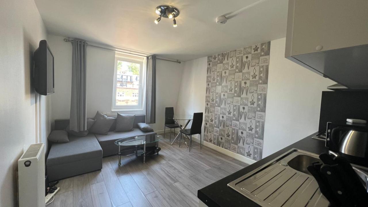 Comfy 2 Bedroom Apartments - Finchley Road, London Luaran gambar