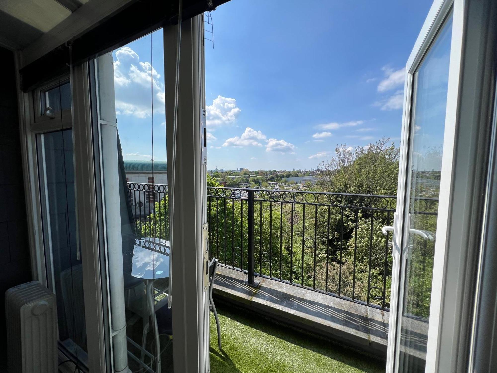 Comfy 2 Bedroom Apartments - Finchley Road, London Luaran gambar